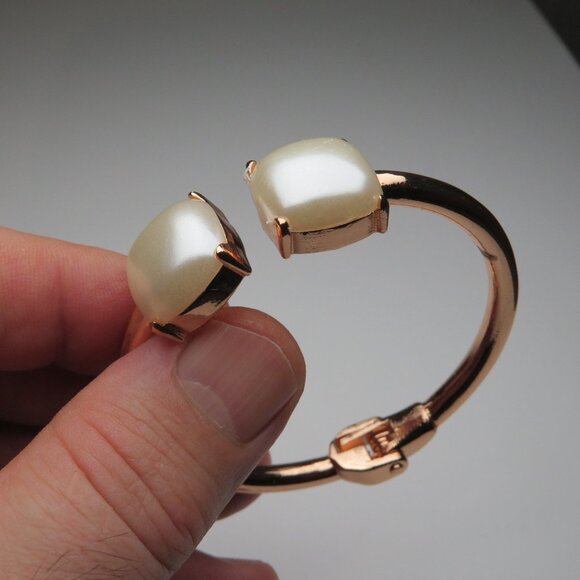 14k Pearl Bangle Bracelet - Picture 1 of 3